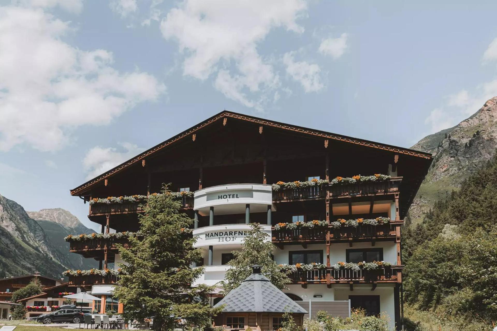 Boutique Hotel Mandarfnerhof Sankt Leonhard im Pitztal Exteriör bild